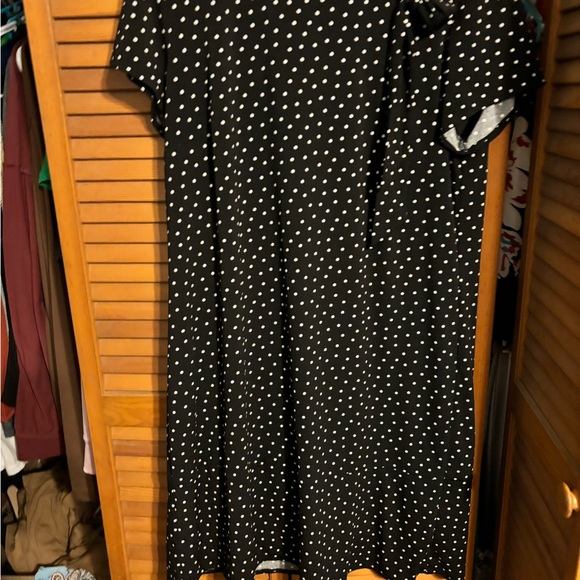 Ann Taylor size 12 classy black dress with white polka dots - Picture 6 of 7